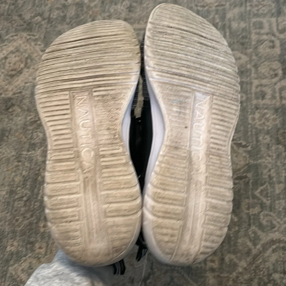 Nautica lace up sneakers size 7.5